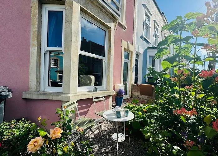 Totterdown House With Views & Garden