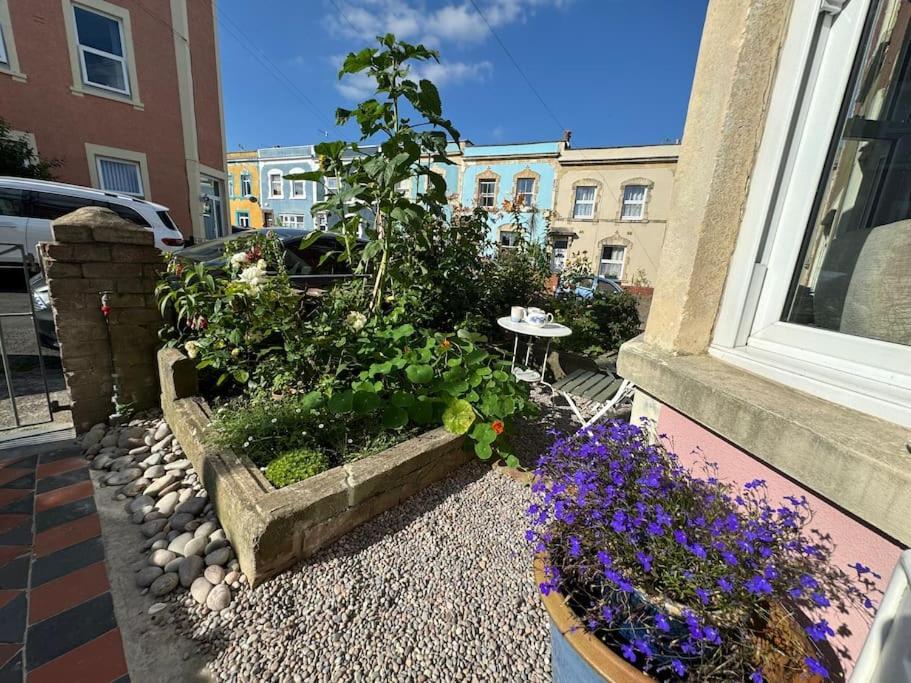 Totterdown House With Views & Garden *