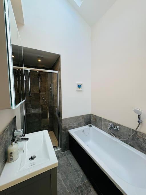 Totterdown House With Views & Garden * Bristol
