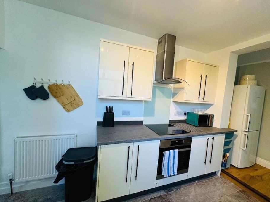 Totterdown House With Views & Garden Holiday home