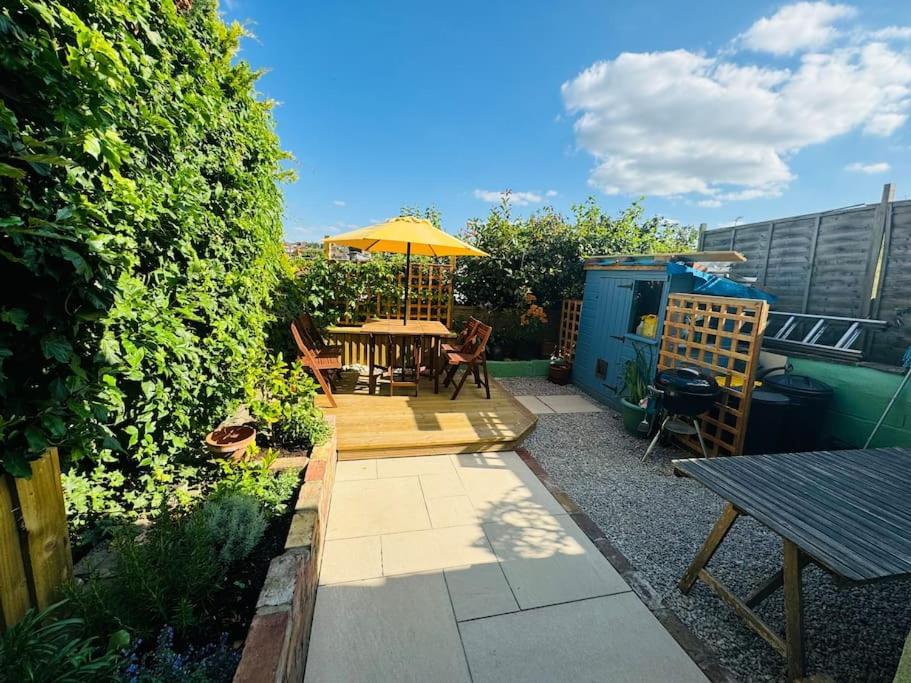 Totterdown House With Views & Garden Holiday home *
