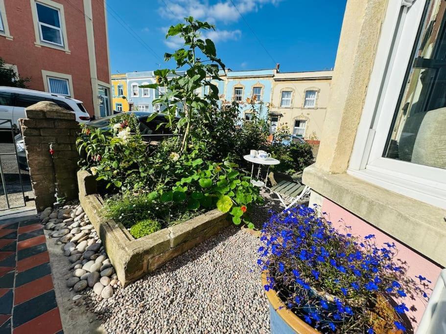 Totterdown House With Views & Garden *